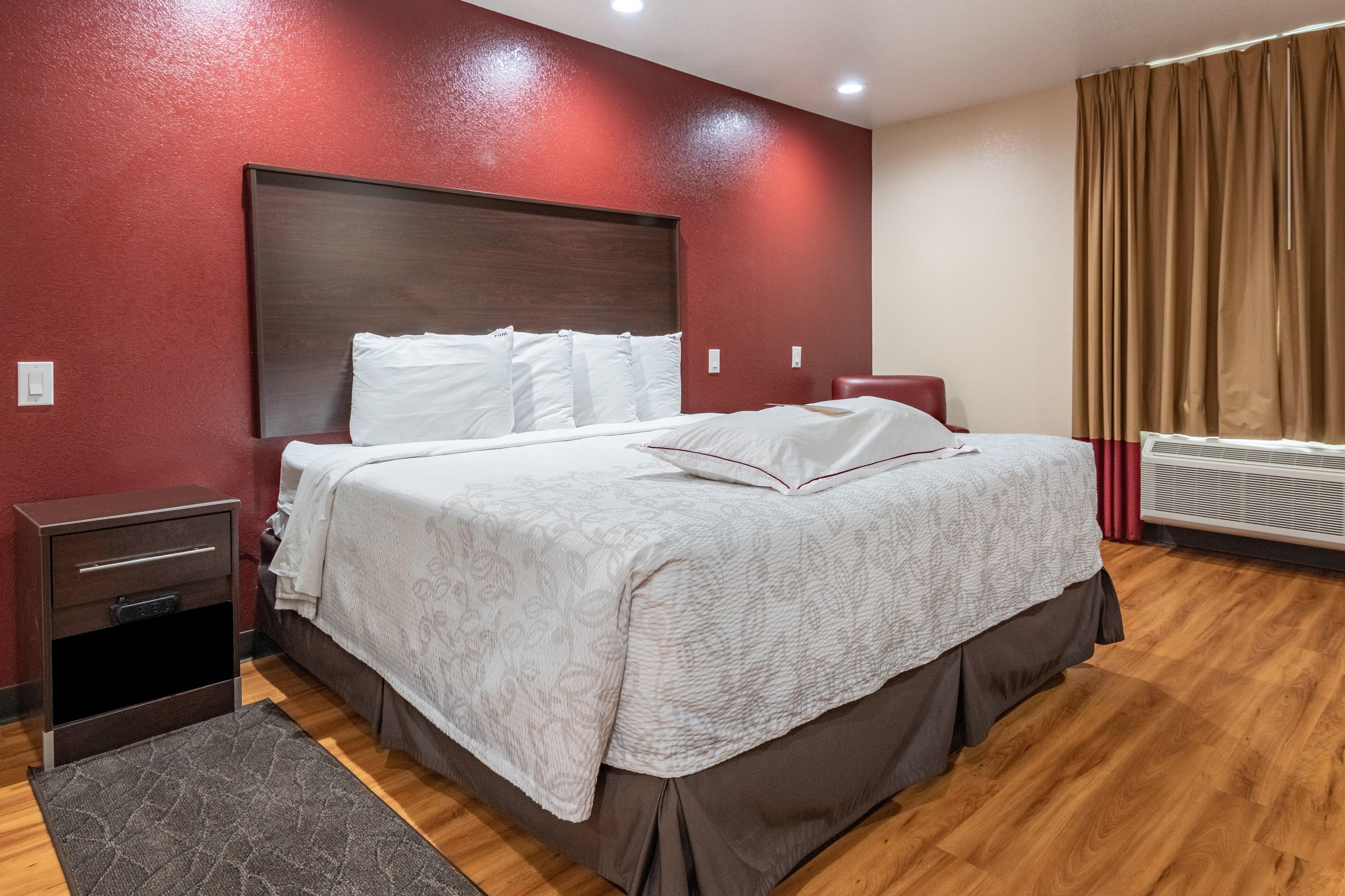 Red Roof Inn Plus+ Fort Worth - Burleson Exterior photo