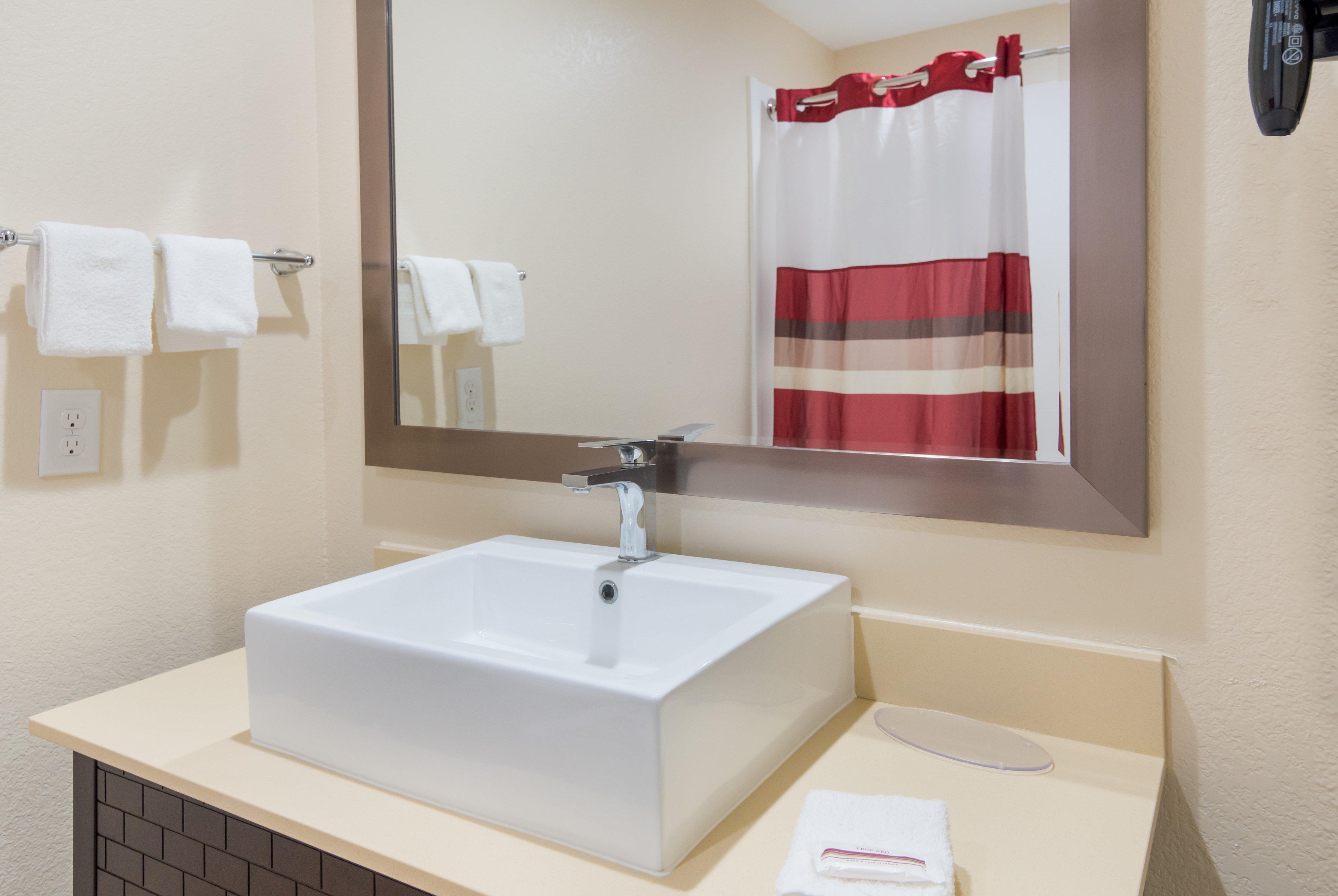 Red Roof Inn Plus+ Fort Worth - Burleson Exterior photo